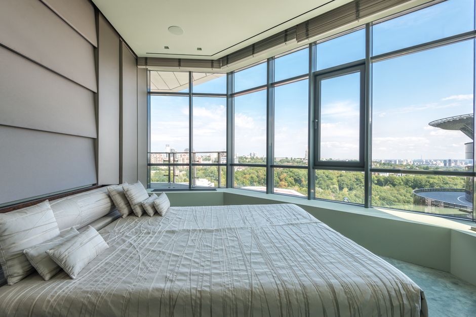 How Do I Qualify for a One-Bedroom Apartment Alone?