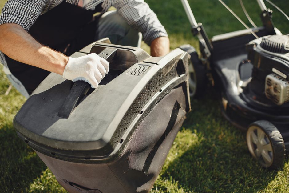 When and Where Should I Buy a Lawn Mower on Clearance?