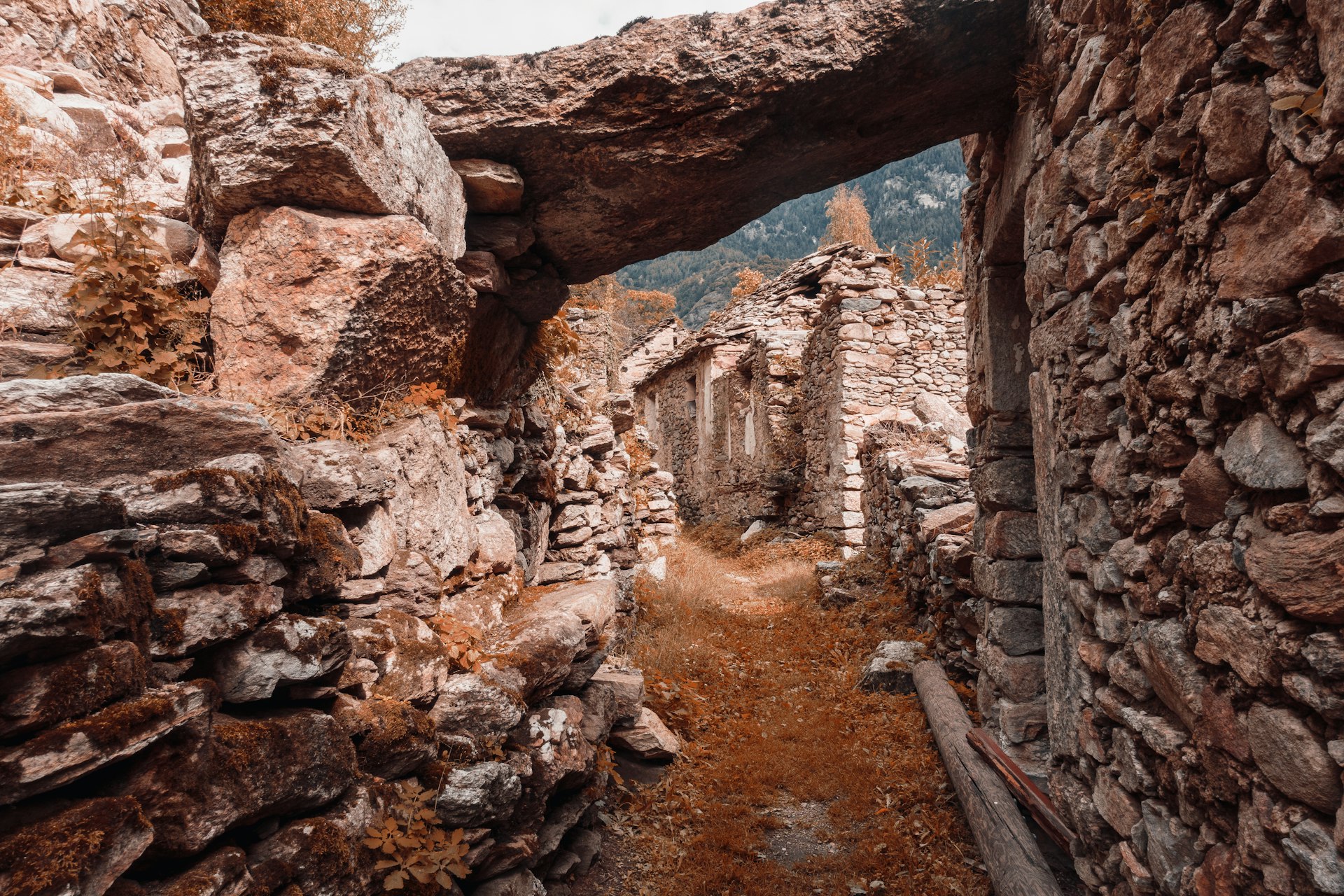Unlocking the Mysteries: A Guide to Exploring Ancient Ruins Across the Globe